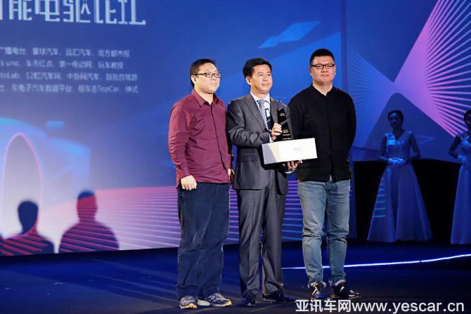 乐虎国际-重磅发布！全球首个AI大模型与TCL智能锁新品引领智能安防新时代
